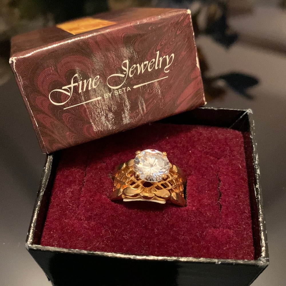 Vintage Seta Ring Size 7 Gold Tone CZ Cubic zirconia New 8944 Gold Electro Plate